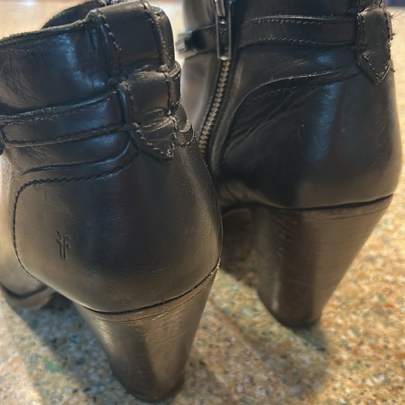Frye Black Leather Ankle Boots size 7 1/2 - Picture 3 of 3